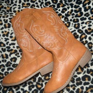Women’s Cowboy Boots Size 8.5